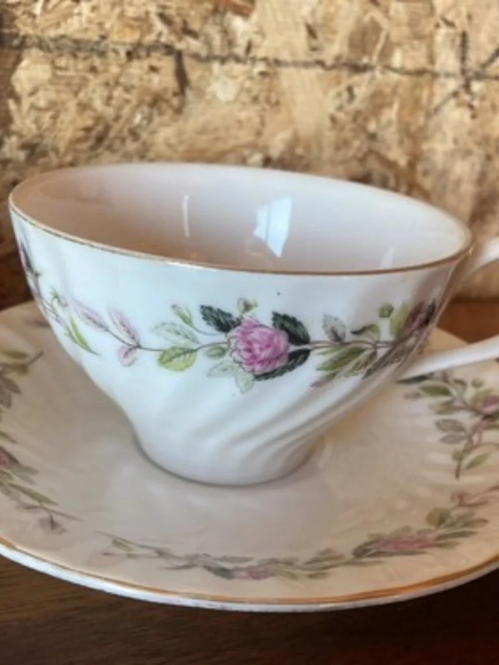 4 VINTAGE CREATIVE FINE CHINA #2345 JAPAN Tea Cups And Saucers Plate Pink Floral